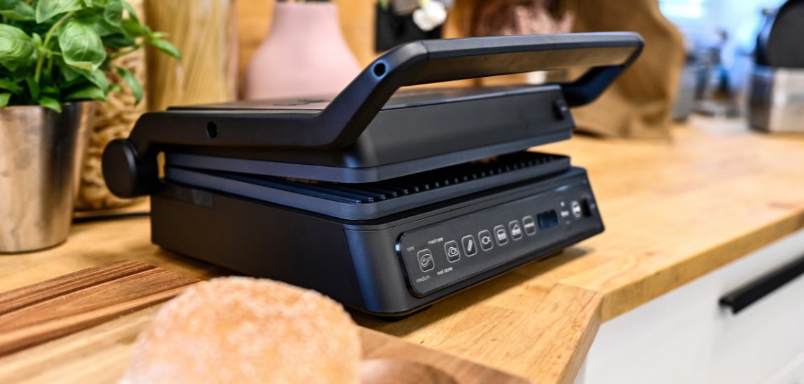 Grill Kohersen Black Matt – wyjmowane płyty i tacka na tłuszcz