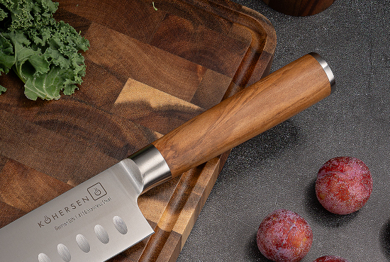 Zdjęcie przedstawiające przybliżenie ękojeści noża Kohersen Essence