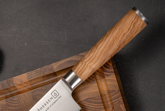 Zdjęcie przedstawiające przybliżenie rękojeści noża Kohersen Essence